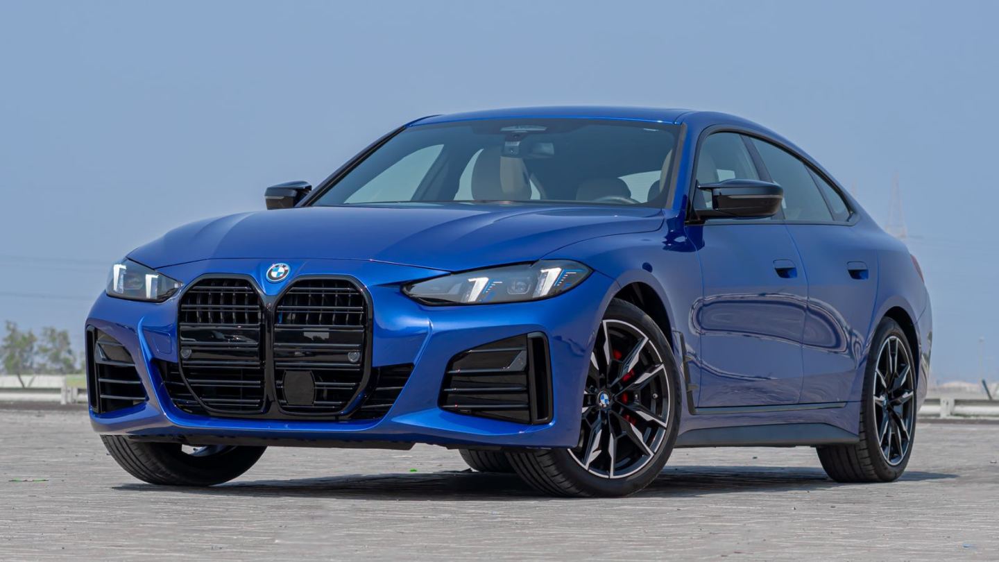 BMW M440i Sedan 2026 gallery page 2